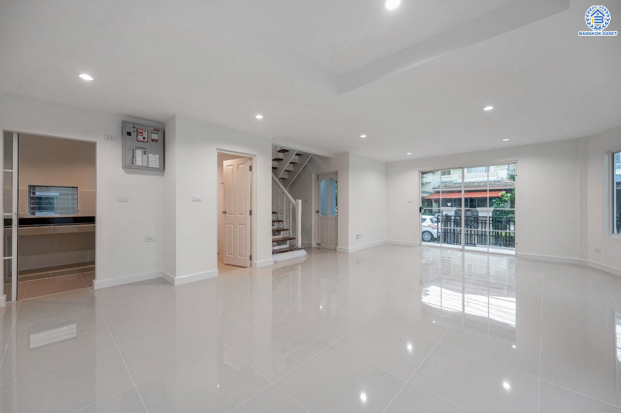 บ้านมือสองตกแต่งใหม่ โครงการ นันทวัน พระราม5 ตกแต่งหรูหรา หลังใหญ่กว่า 62 ตร.ว. ฟังก์ชันจัดเต็ม 3 ห้องนอน 2 ห้องน้ำ จอดรถได้ 2 คัน รองรับทุกความสุข ทำเลเดินทางสะดวก ใกล้ทางด่วน "กาญจนาภิเษก" และรถไฟฟ้า "สถานีบางรักใหญ่"...